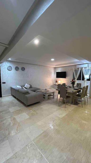 Appartement Haut Standing 3 Chambres Avec Terasse Quartier Gueliz Hivernage A Marrakech I19 Marrakesh Buitenkant foto